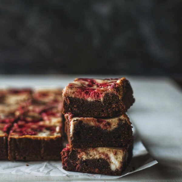 Swirl Brownies met chocolade en Blauwe Pruim met Kaneel confituur